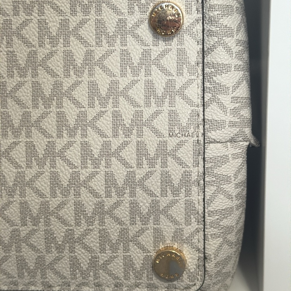 Michael Kors Teagan Large Logo Cream and Powder Blush Long Drop Satchel - Picture 10 of 16